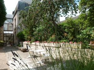 Hotel Grand Monarque - Nearby Attractions