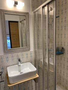 Hotel Savel - How To Book Your Stay