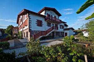 Ithurria Hotel - Territory - Location and Accessibility