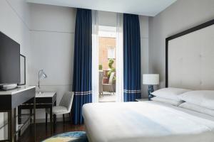 London Marriott Hotel Grosvenor Square - Policies and Regulations