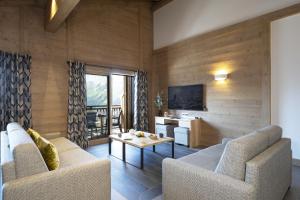 MGM Hotels & Residences - Hotel Alpen Lodge - How To Book Your Stay