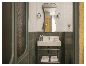 Miss Fuller - How To Book Your Stay