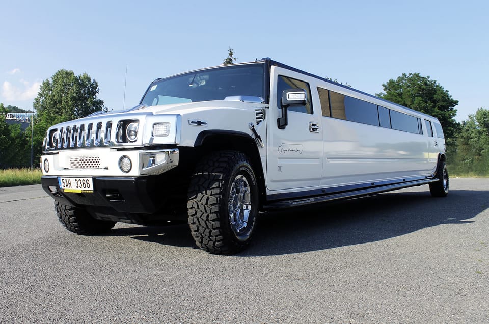 Prague: Private Hummer-Limousine Transfer - Amenities Offered