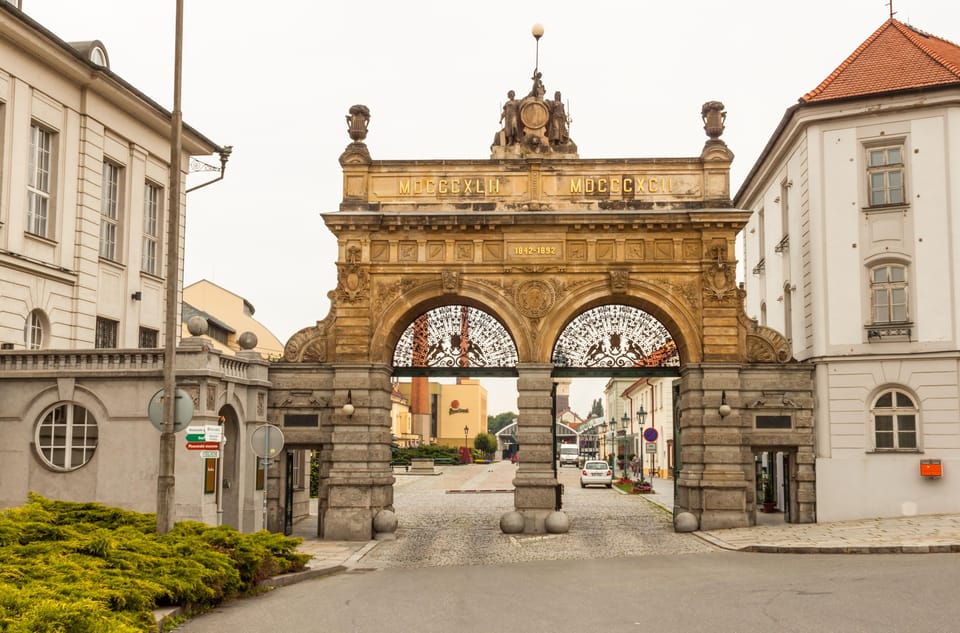 Private Tour to Pilsner Urquell From Prague - Exploring Pilsen