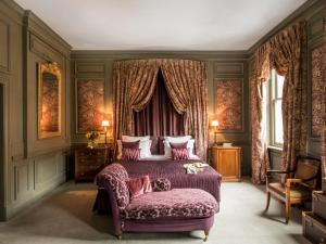 San Domenico House - Special Features and Services