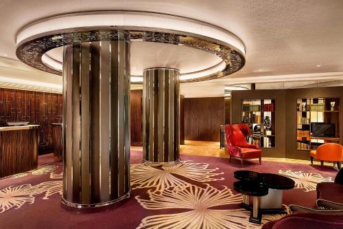 Sheraton Grand London Park Lane - Nearby Attractions