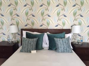 The Hambrough - Worth The Stay