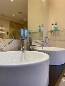 Woodhouse Farm Lodge - Booking Information