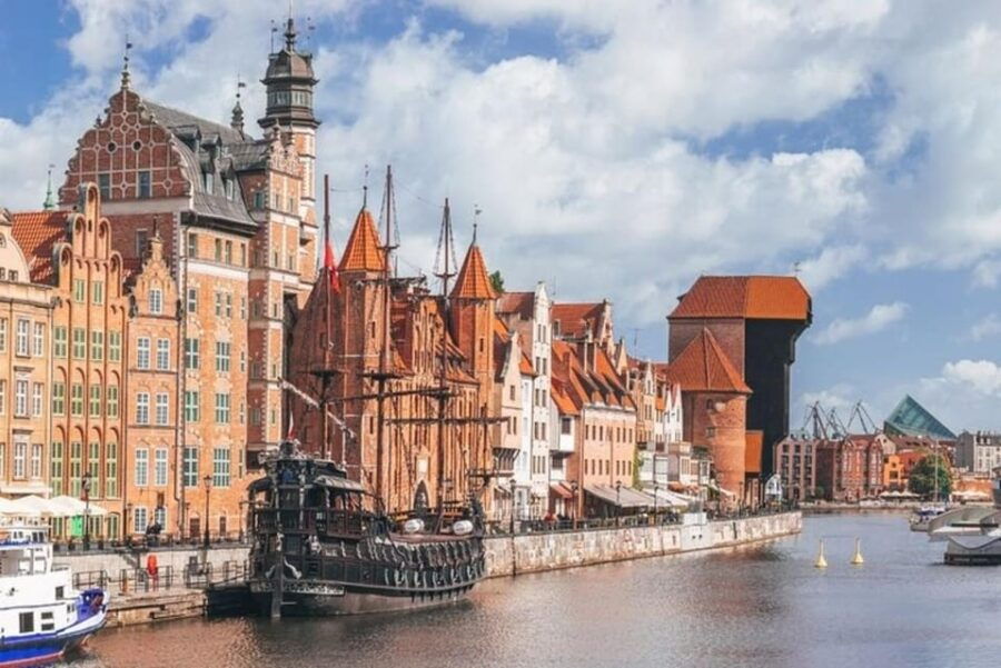 Gdansk : Highlights & Hidden Gems Walking Tour - Tour Overview