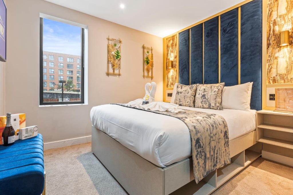 Hotel Holloway - Worth The Stay