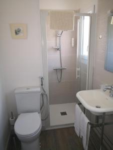 Hotel The Golden Anchor - Local Attractions and Activities