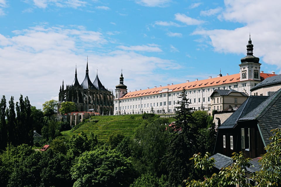 Kutna Hora & Ossuary: Private Tour From Prague All-Inclusive - Transportation Details