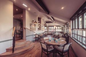 Longlands Inn & Cottages - Nearby Attractions