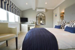 Pebble Beach Seaview Restaurant & Rooms - Booking Information