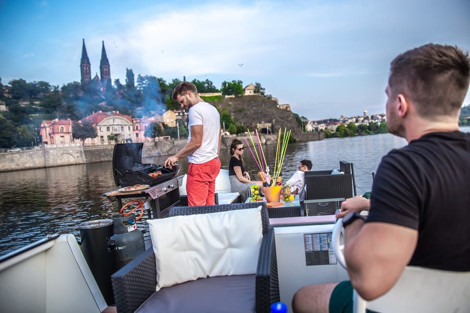 Prague: Private River Cruise With Unlimited Beer or Prosecco - Pricing and Reservation Options