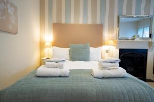 The Bear & Swan - Booking and Contact Details