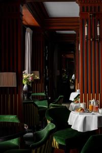 The Chamber of the Marsh - How To Book Your Stay