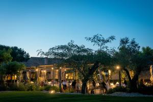 White Stone Domain - How To Book Your Stay