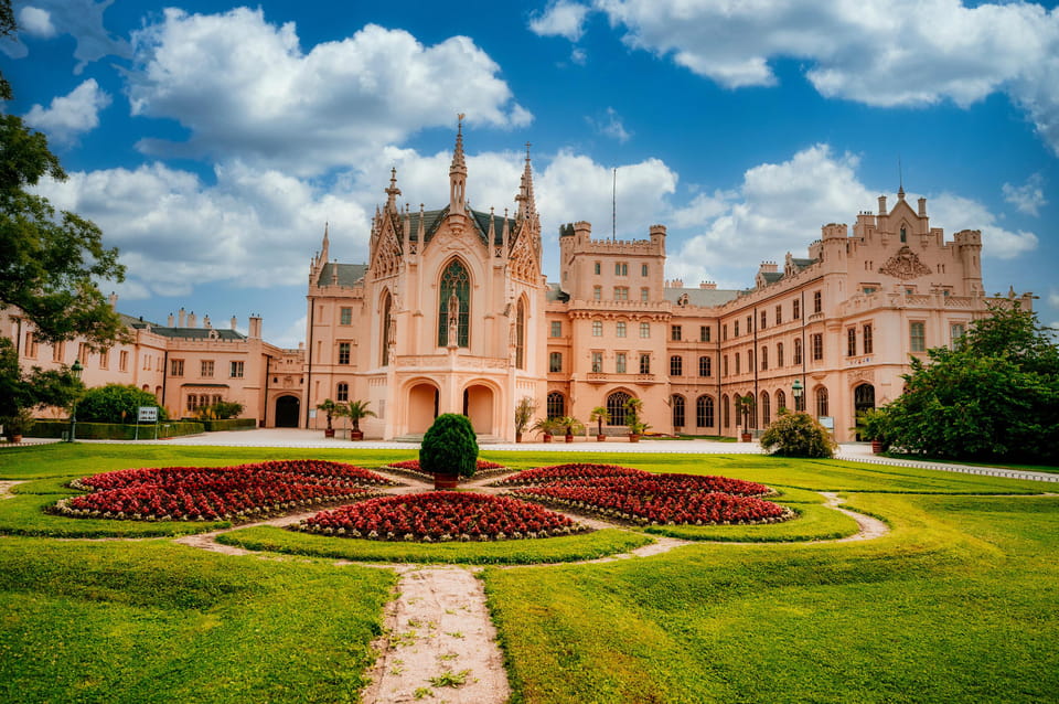 Private Day Trip From Vienna to Lednice, Valtice and Mikulov - Booking Information