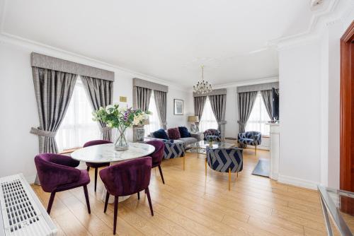 CARLTON COURT - MAYFAIR - Good To Know