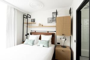 Eiffel Tower Esteem - Points About Your Stay