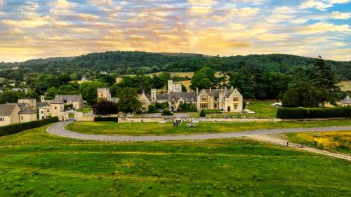 Ellenborough Park - Good To Know