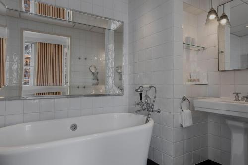 Great Northern Hotel, A Tribute Portfolio Hotel, London - Good To Know