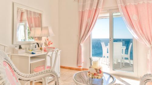 Hotel La Calanque - Points About Your Stay