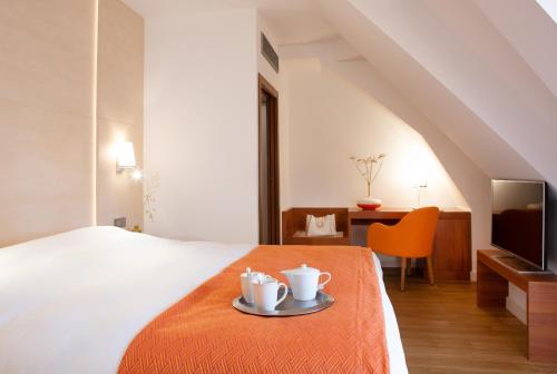 Hotel Le Clos De La Vouge - Points About Your Stay