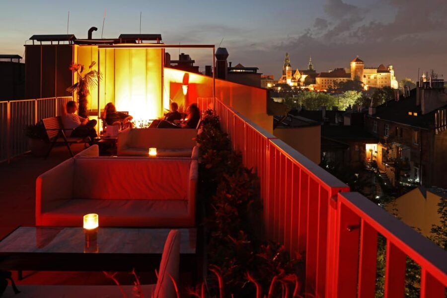 Krakow: Reservation at a Hidden Rooftop Bar With 1 Cocktail