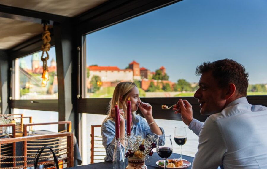 Krakow: Romantic Dinner With a Cruise on the Vistula River - Dining Experience Menu