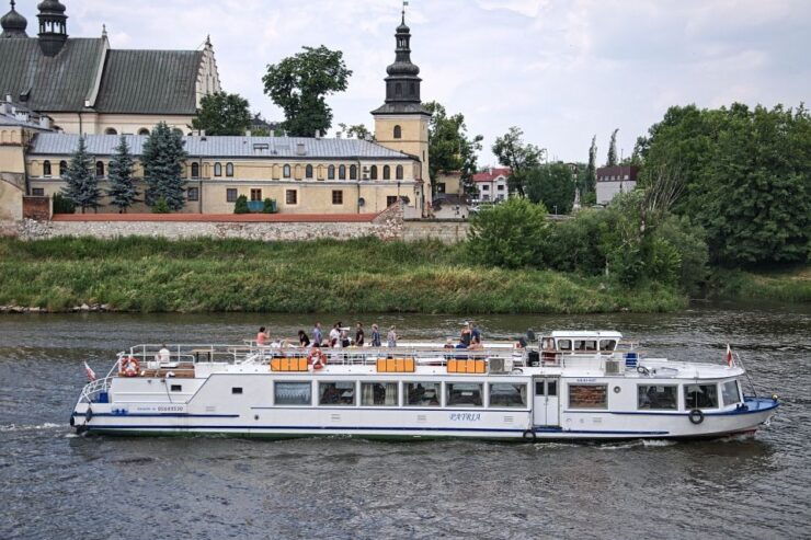 Krakow: Vistula River Panoramic Boat Tour ️ - Good To Know