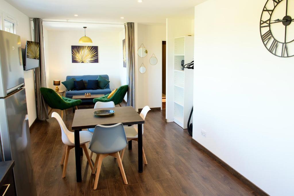 Le Forez Apartment for 4 People or Studio for 2 People - Points About Your Stay