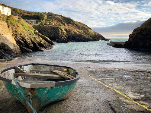 Lugger Hotel 'A Bespoke Hotel' - Good To Know