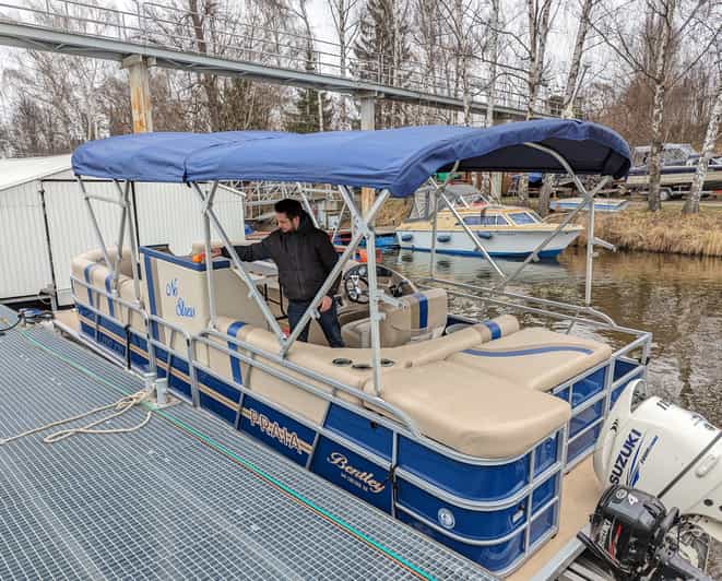 Prague: Private Pontoon Sightseeing Cruise With Prosecco - Good To Know