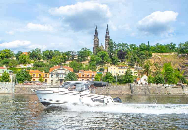 Prague: Private Vltava River Speedboat Cruise With Prosecco - Good To Know
