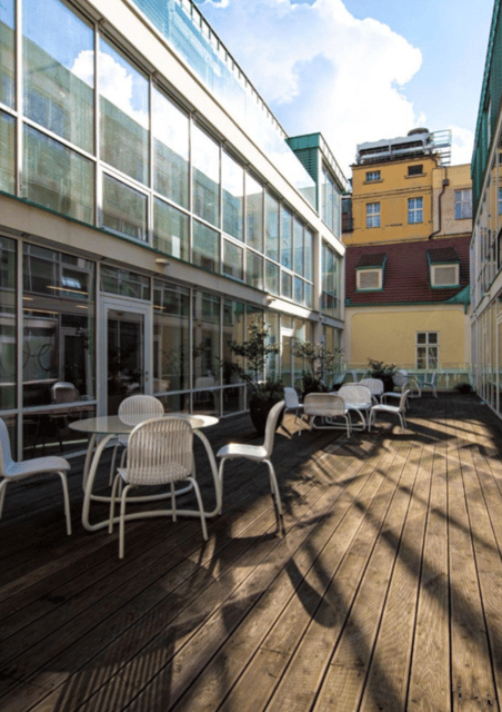 Prague: Workshop - Learn the Art of Storytelling - Workshop Amenities