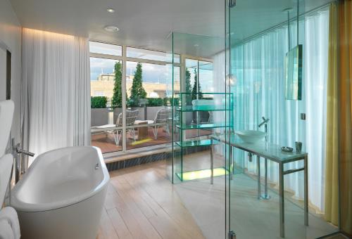 Sanderson London - Good To Know