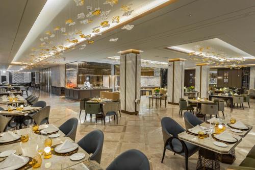 Taj Exotica Resort & Spa, The Palm, Dubai - Good To Know