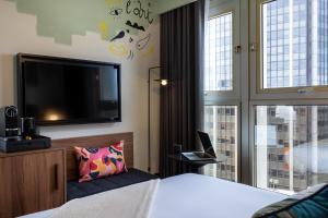 The Artists - Points About Your Stay