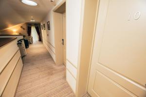 The Auberge - Good To Know