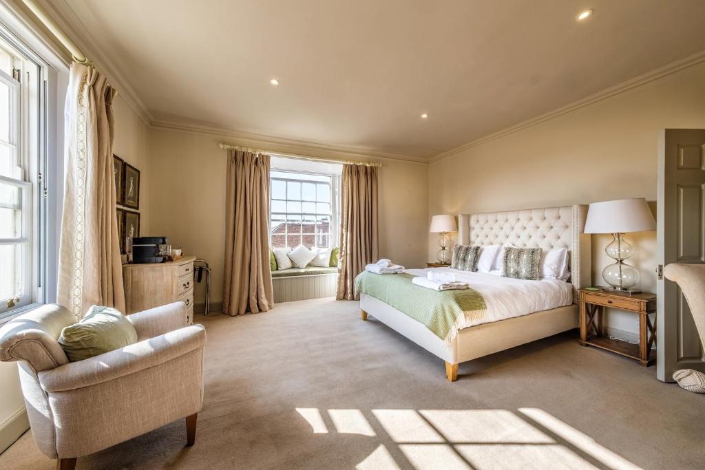 The Black Lion, Long Melford Review