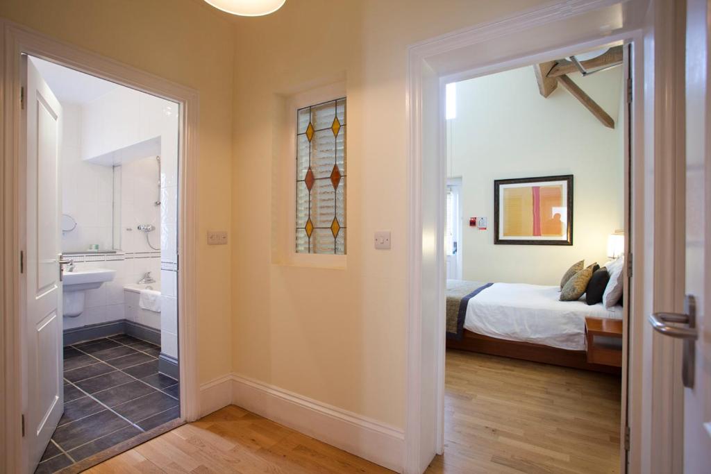 The Clive Arms Review