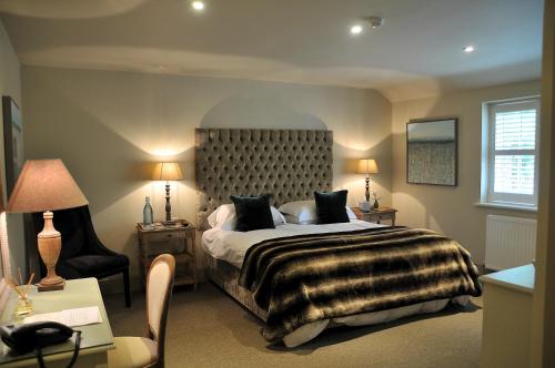 The Red Lion Inn - Overview and Location