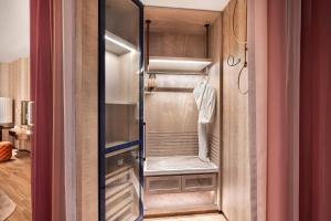 W Dubai – Mina Seyahi Review