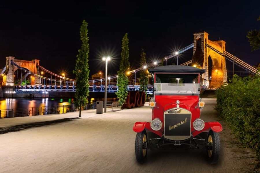 Wrocław: Tour of the Old Town in an Imperial E-car