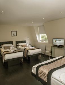 15 Studios - Good To Know