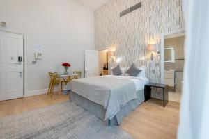 17 Hertford Street - Good To Know