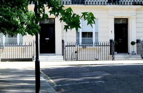 1 Craven Hill Gardens - Property Overview
