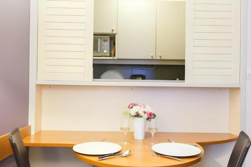 2-Room Apartment With Terrace in Paris La Défense - in Aparthotel - Overview of the Apartment